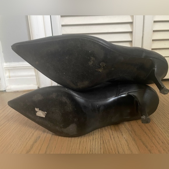 MARC FISHER Black slouchy boots. Pointy toes. Sophisticated look - Picture 3 of 4